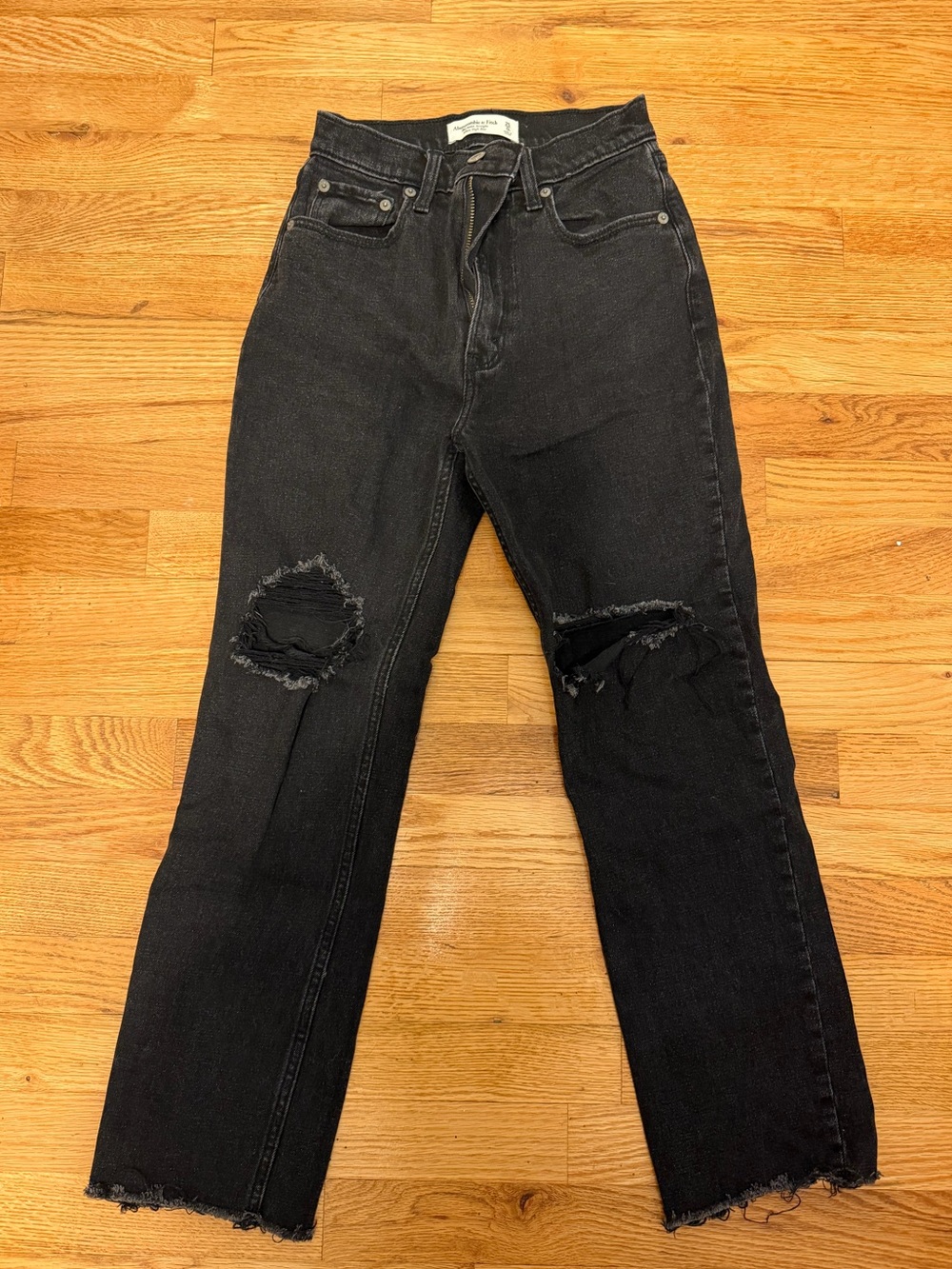 Abercrombie Black Distressed Women's Jeans - Classic High-Rise Ankle Straight